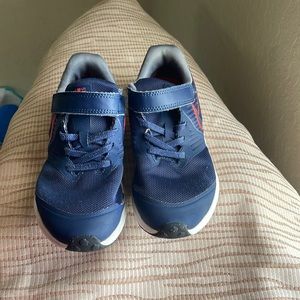 Nike Star Runner shoes size 1Y. Excellent shape